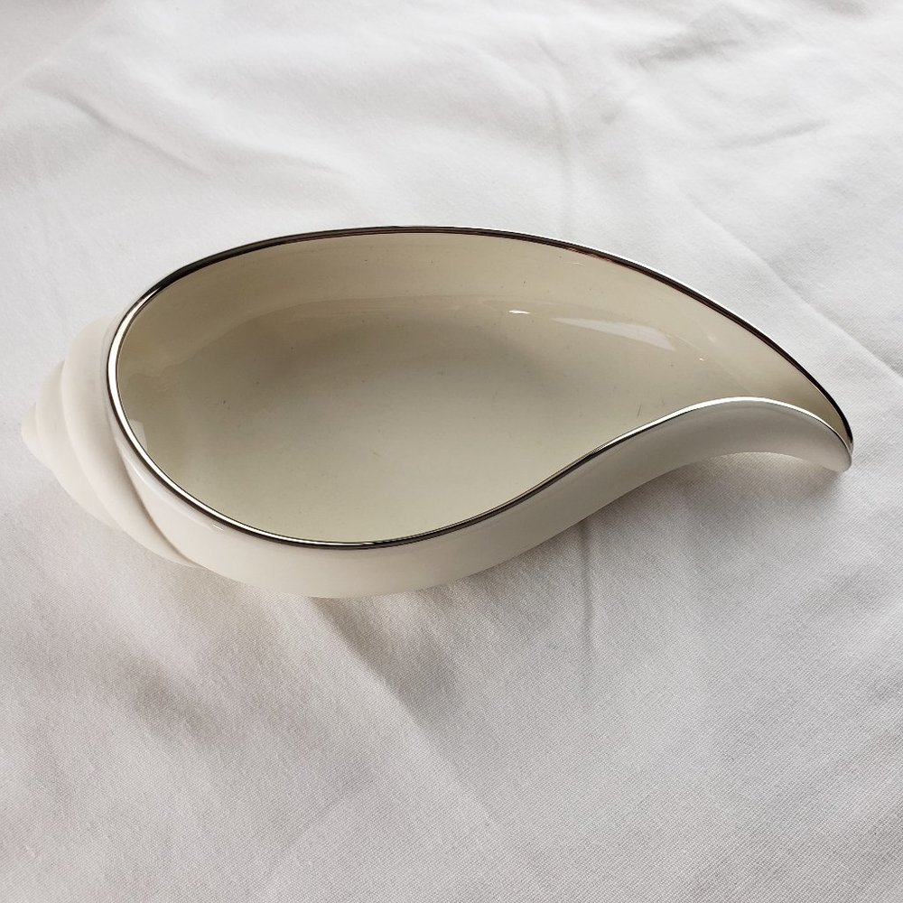 LENOX Ivory Sea, Sand and Sky Shell Treat Dish